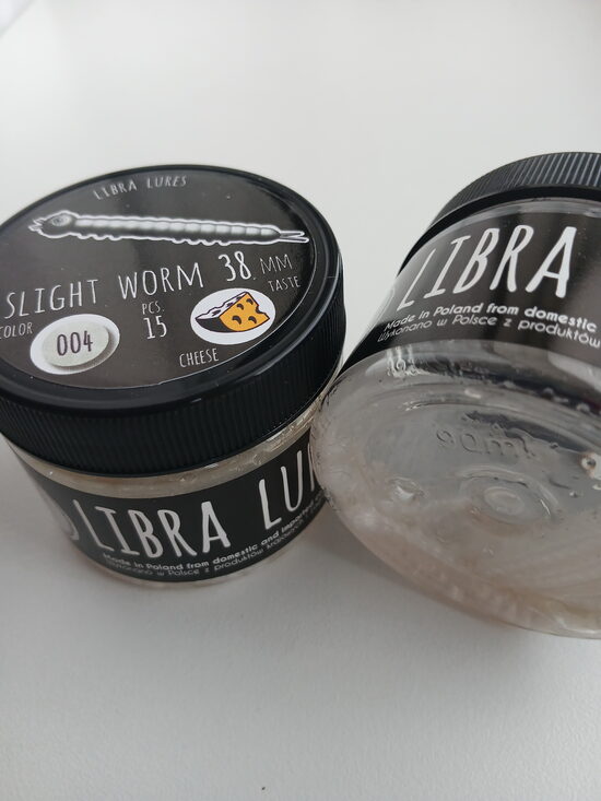 Slight Worm 38mm, 004-Silver Pearl, 0,25gr, Cheese, 15psc/pack